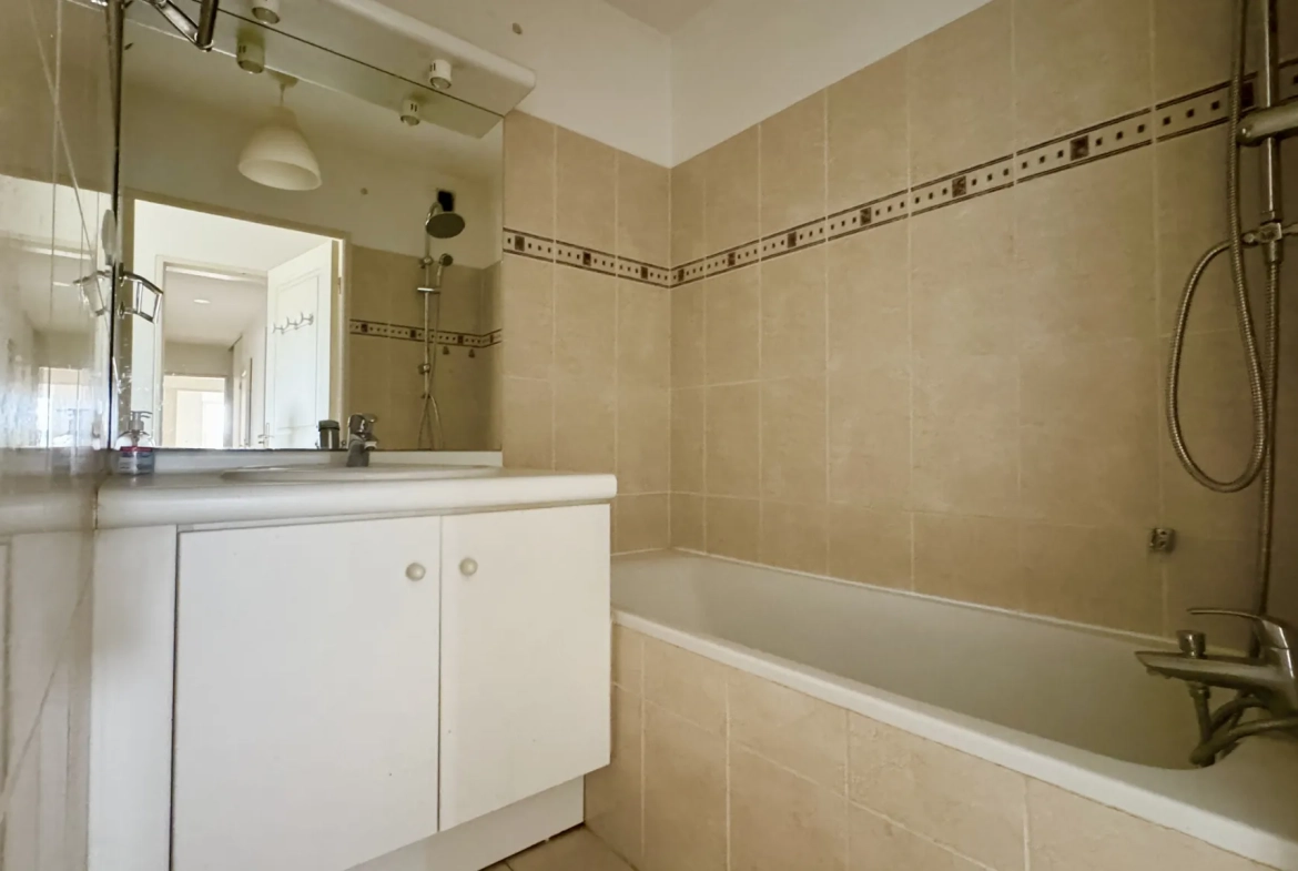 Appartement lumineux avec terrasse et piscine à Avignon - 85 m² 