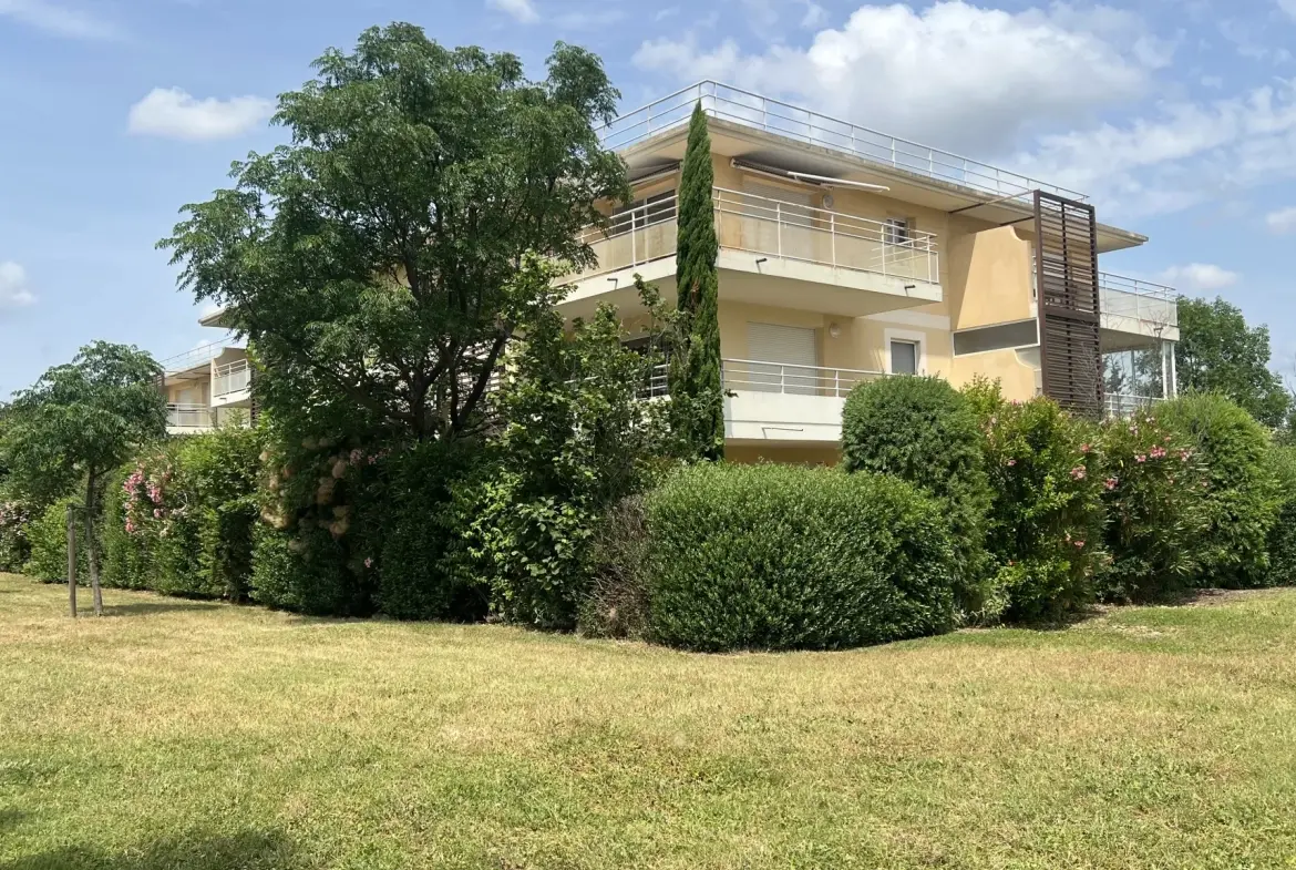 Appartement lumineux avec terrasse et piscine à Avignon - 85 m² 