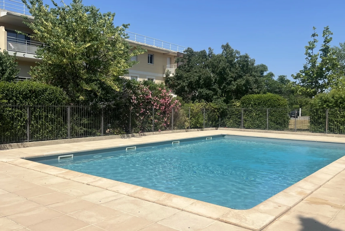 Appartement lumineux avec terrasse et piscine à Avignon - 85 m² 