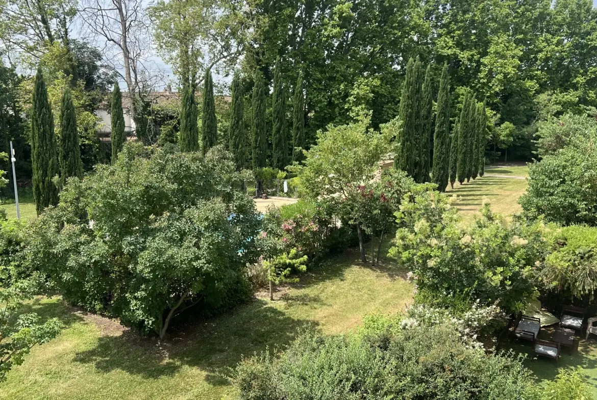 Appartement lumineux avec terrasse et piscine à Avignon - 85 m² 