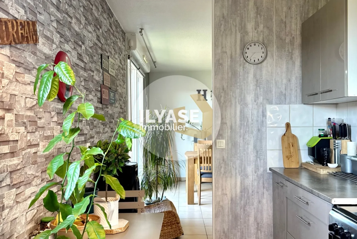 Appartement T3 de 61 m² avec balcon et parking à Chalon-sur-Saône 