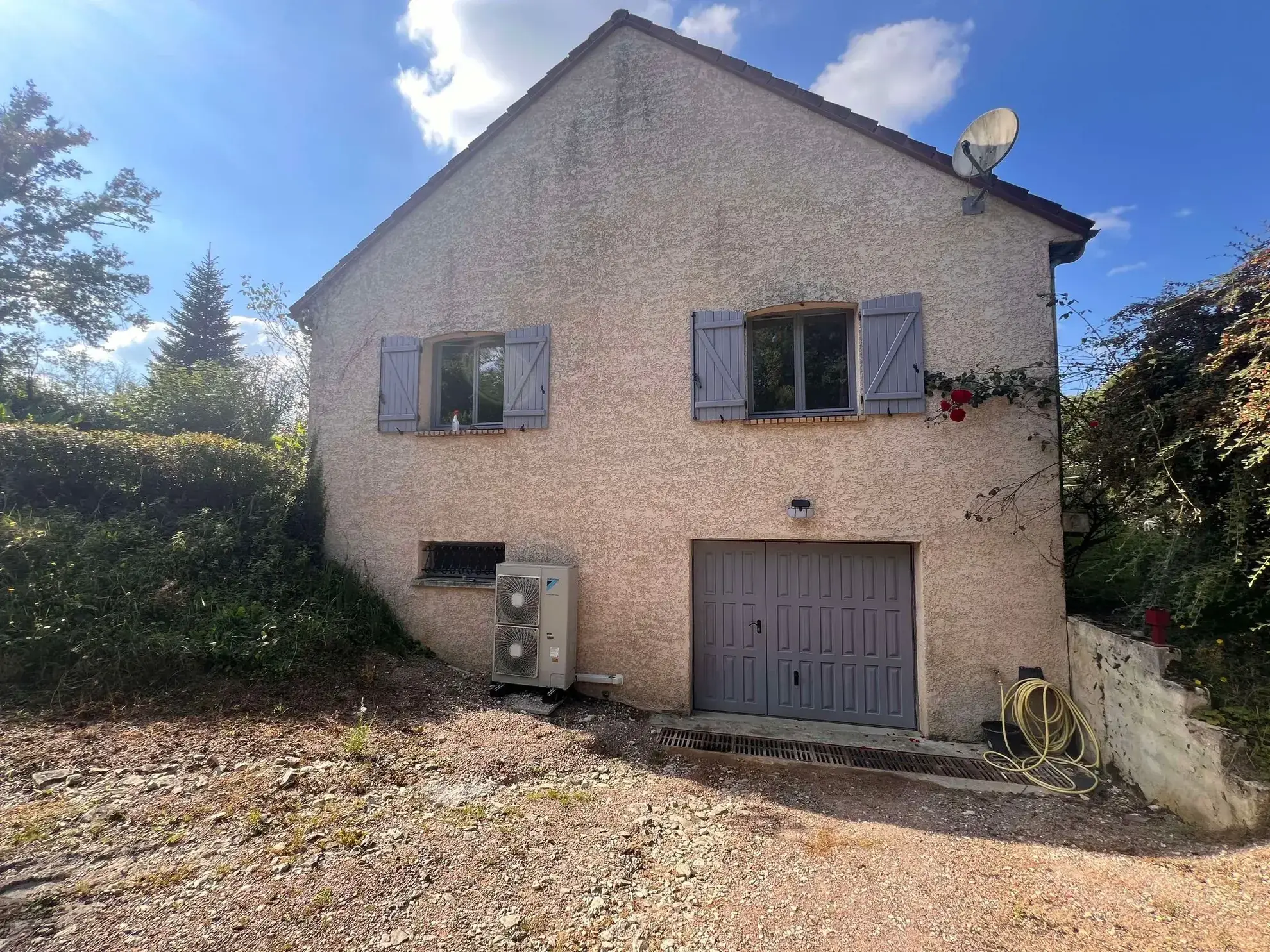 Charmant pavillon avec piscine à Beauvoir, proche d'Auxerre et Toucy 