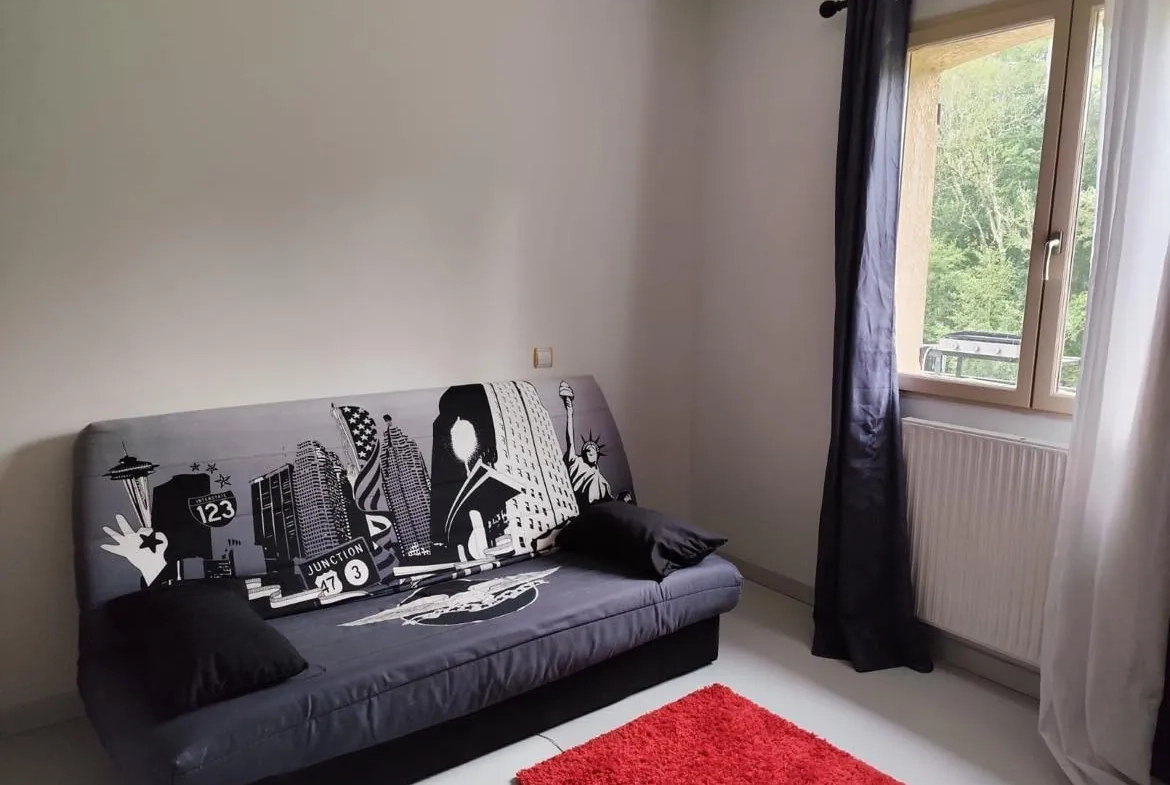 Charmant pavillon avec piscine à Beauvoir, proche d'Auxerre et Toucy 