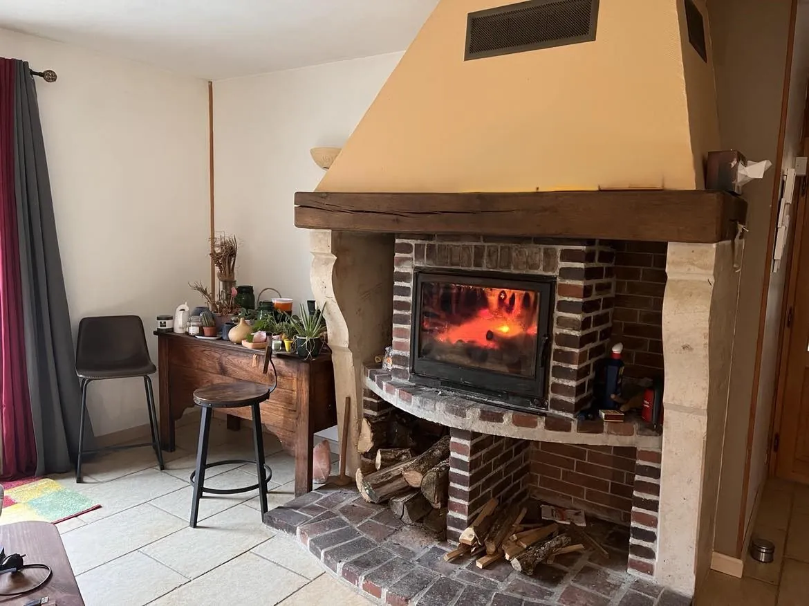 Charmant pavillon avec piscine à Beauvoir, proche d'Auxerre et Toucy 