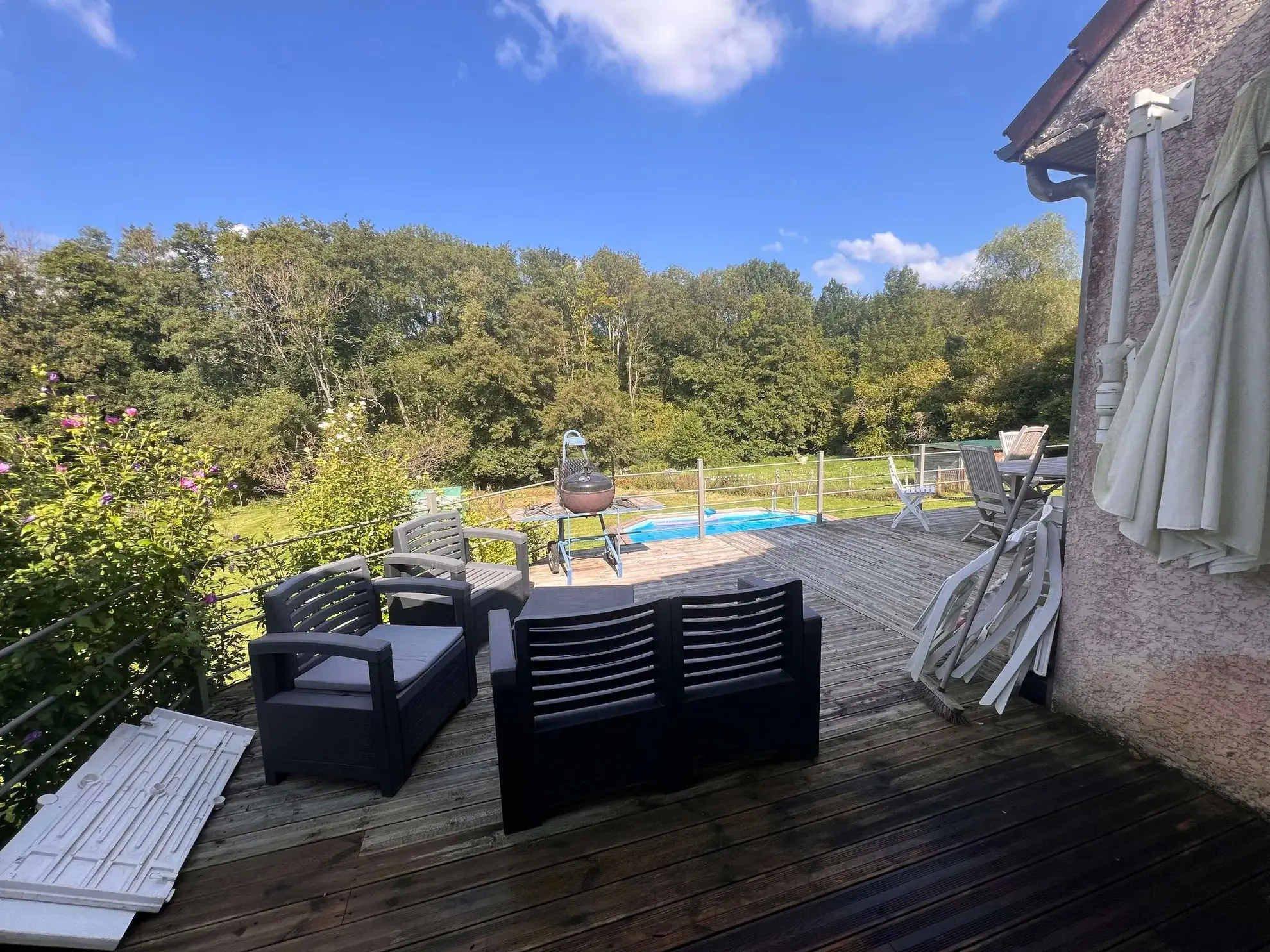 Charmant pavillon avec piscine à Beauvoir, proche d'Auxerre et Toucy 