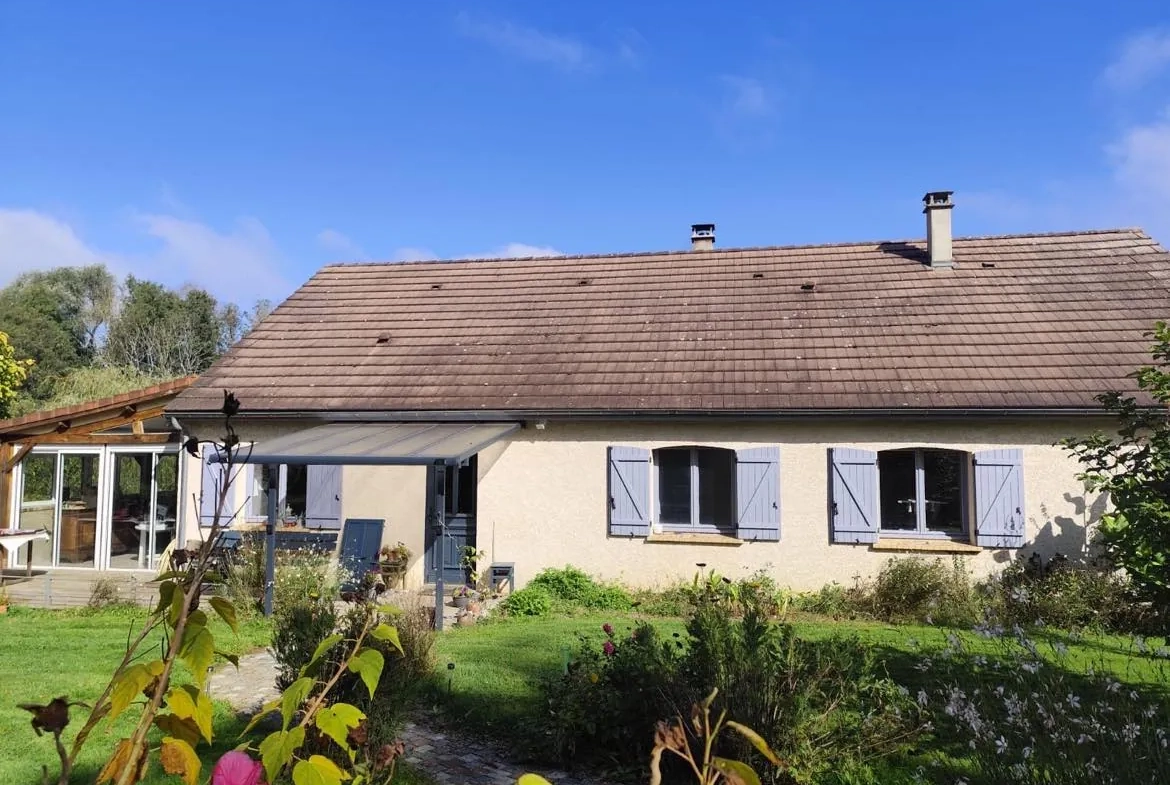 Charmant pavillon avec piscine à Beauvoir, proche d'Auxerre et Toucy 