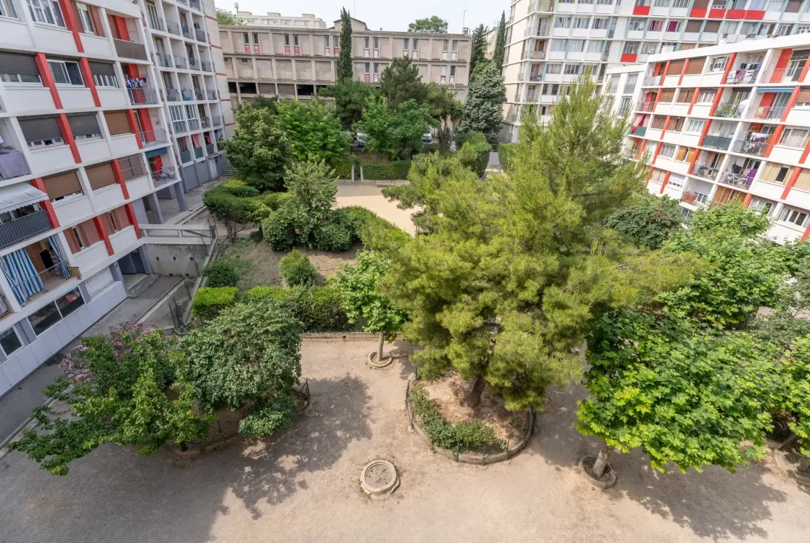 Appartement 4 pièces lumineux avec balcon à Marseille Belle de Mai 