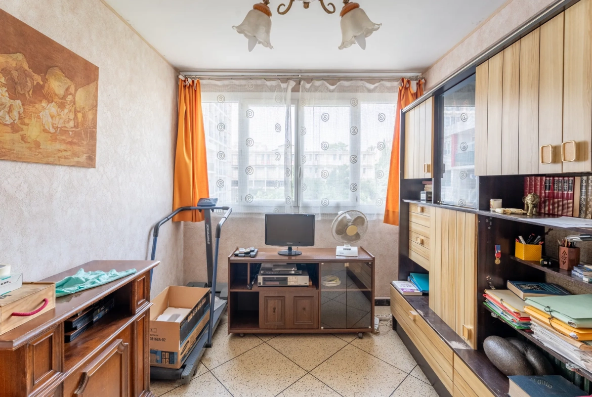 Appartement 4 pièces lumineux avec balcon à Marseille Belle de Mai 