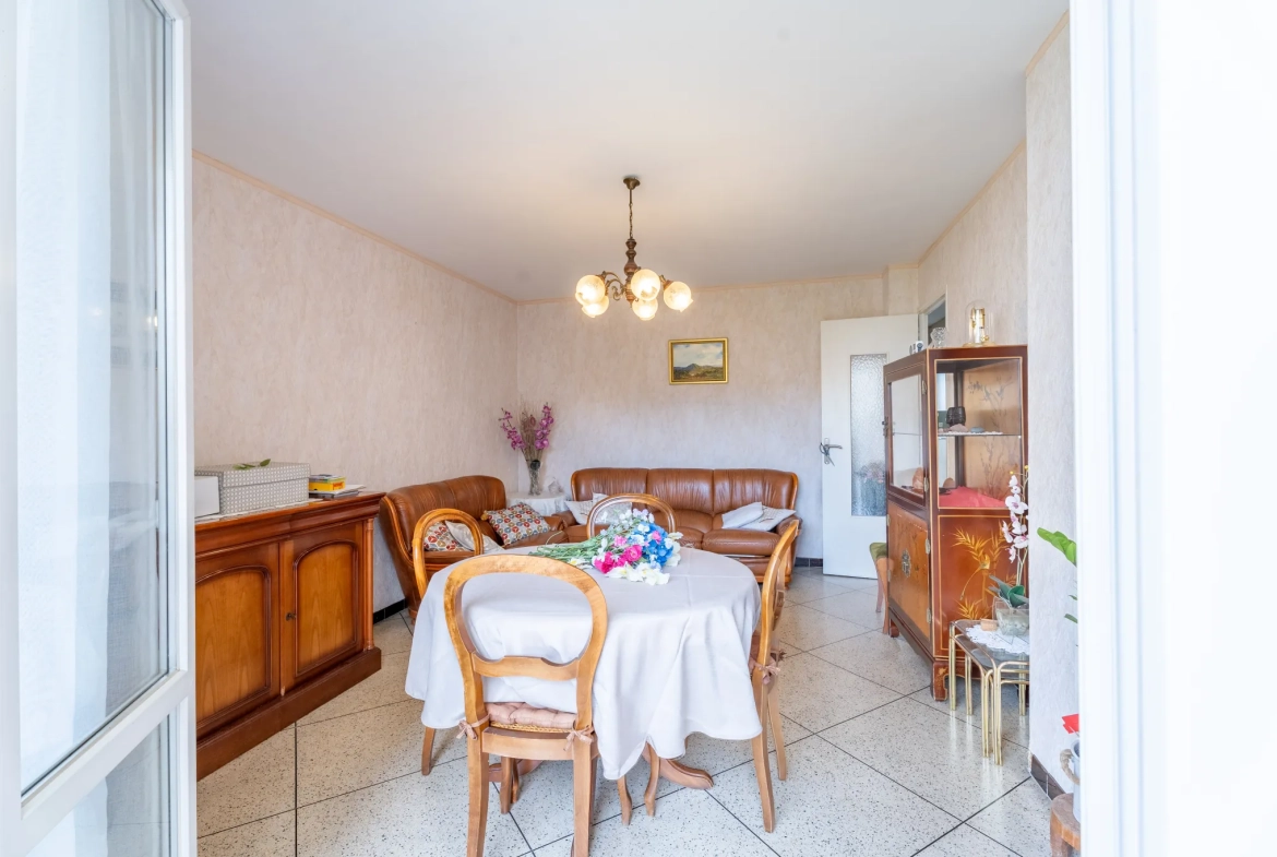 Appartement 4 pièces lumineux avec balcon à Marseille Belle de Mai 
