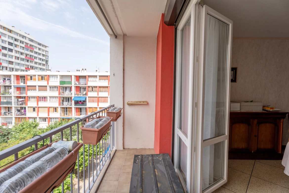 Appartement 4 pièces lumineux avec balcon à Marseille Belle de Mai 