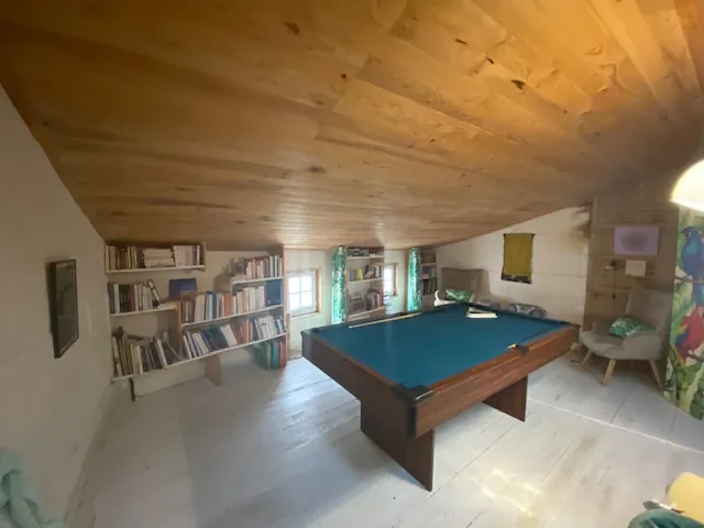 Maison de ville à Pons de 126 m² avec jardin, 3 chambres et vue sur la tour 