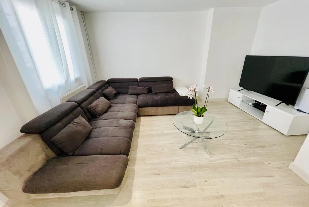 Appartement T5 rénové de 79 m² à Grenoble, secteur calme et proximité tramway 