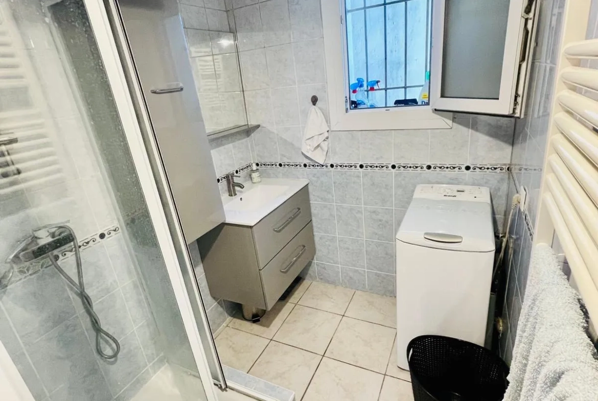 Appartement T5 rénové de 79 m² à Grenoble, secteur calme et proximité tramway 