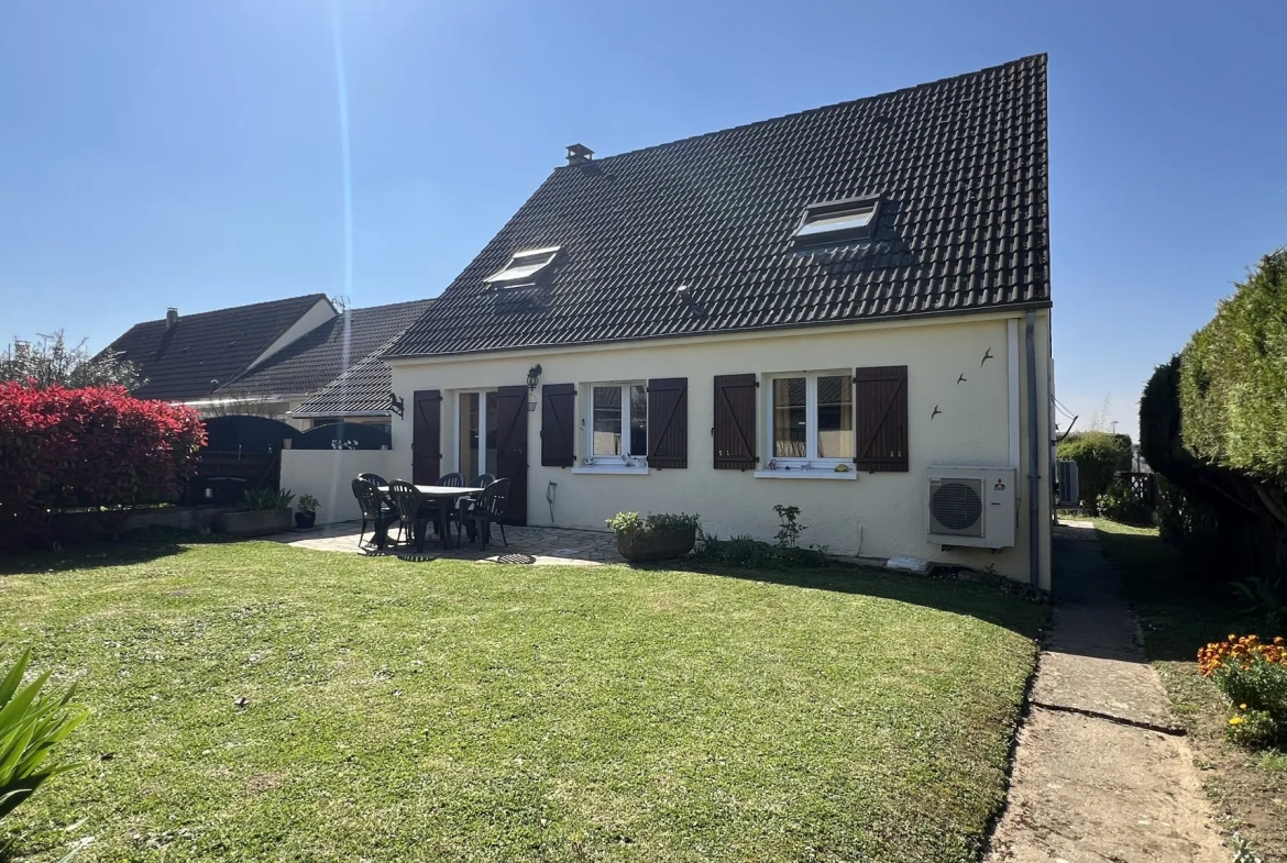 Vente maison familiale de plain-pied à La Ferté Alais, 5 chambres et terrain clos 