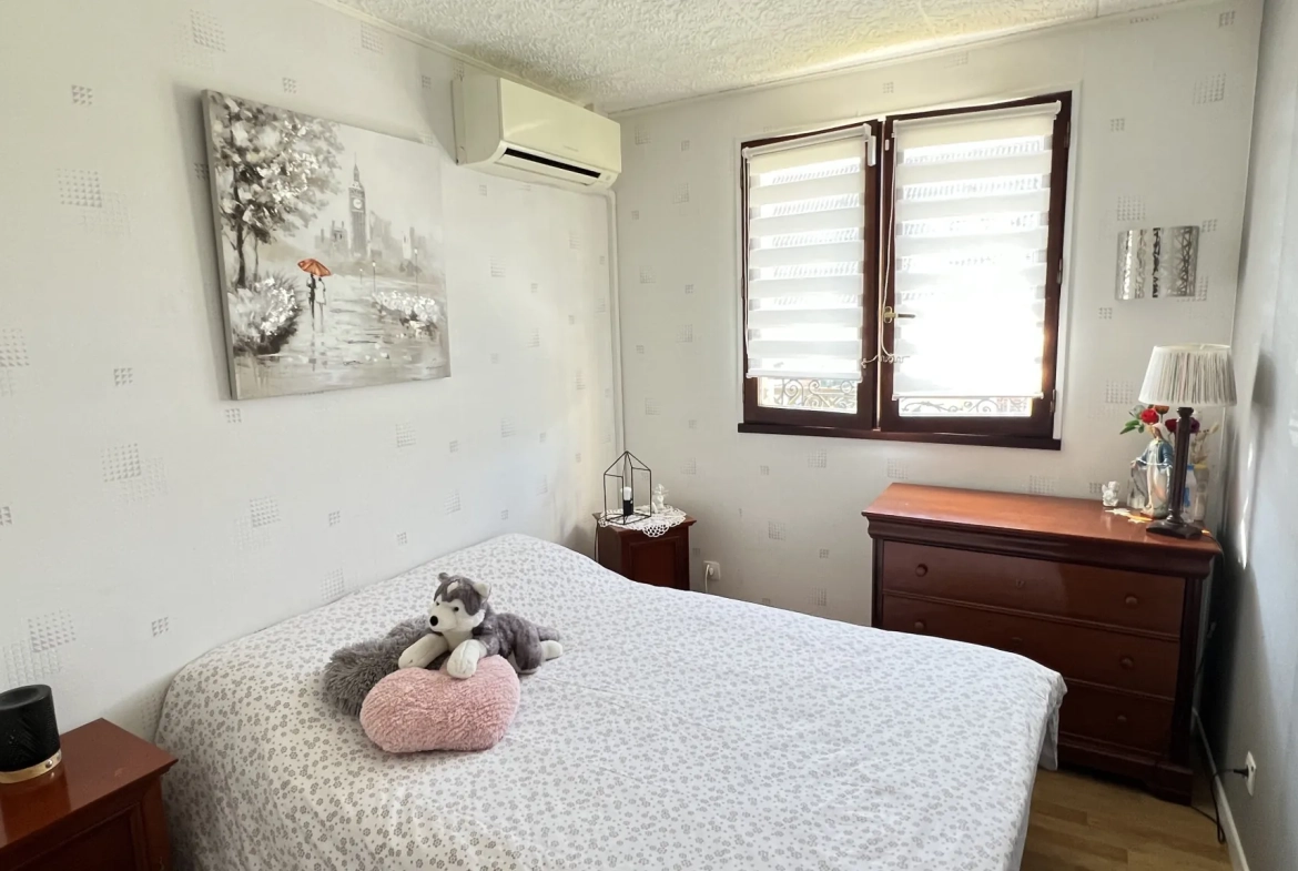 Vente maison familiale de plain-pied à La Ferté Alais, 5 chambres et terrain clos 