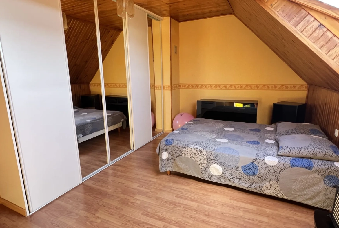 Vente maison familiale de plain-pied à La Ferté Alais, 5 chambres et terrain clos 