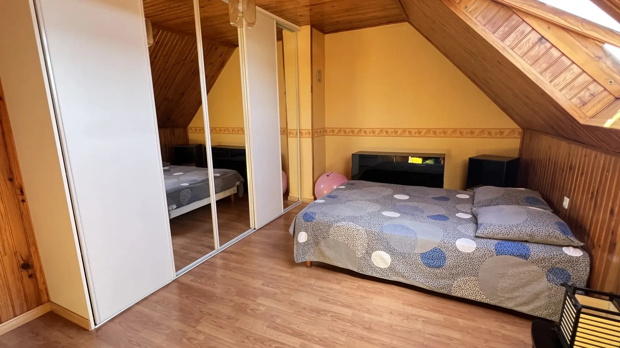 Vente maison familiale de plain-pied à La Ferté Alais, 5 chambres et terrain clos 