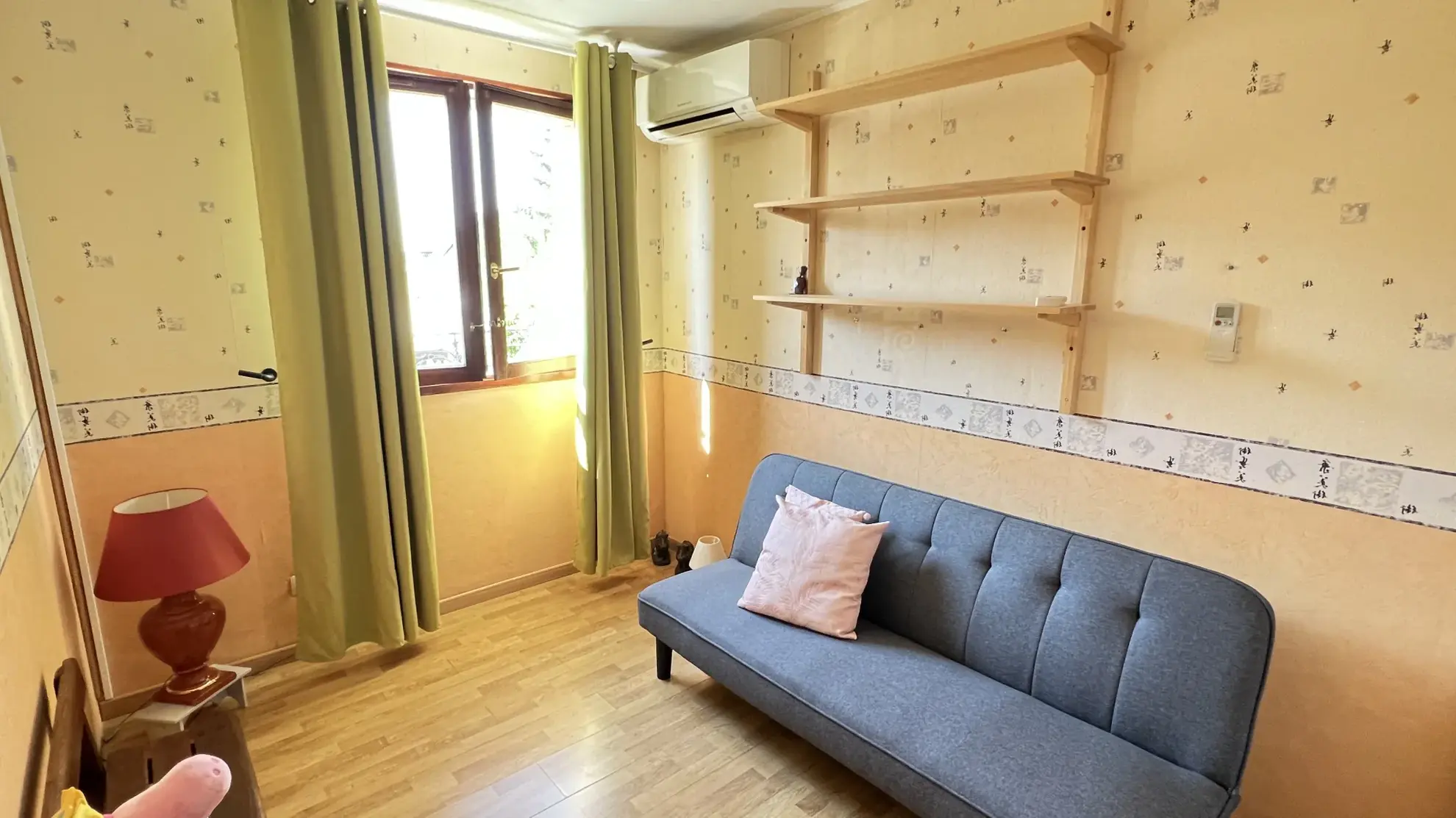 Vente maison familiale de plain-pied à La Ferté Alais, 5 chambres et terrain clos 