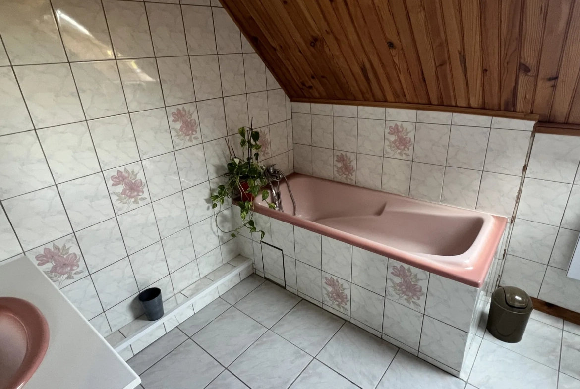 Vente maison familiale de plain-pied à La Ferté Alais, 5 chambres et terrain clos 