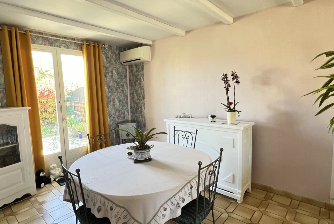 Vente maison familiale de plain-pied à La Ferté Alais, 5 chambres et terrain clos 