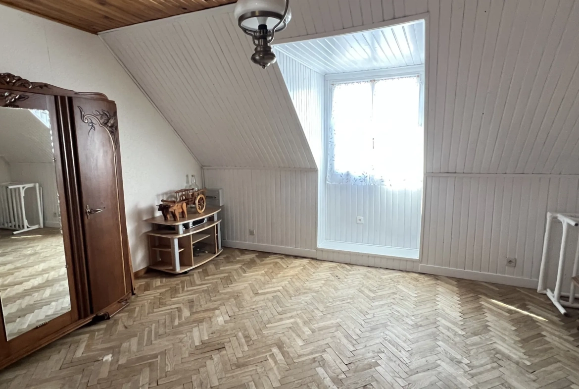 Vente maison familiale de plain-pied à La Ferté Alais, 5 chambres et terrain clos 
