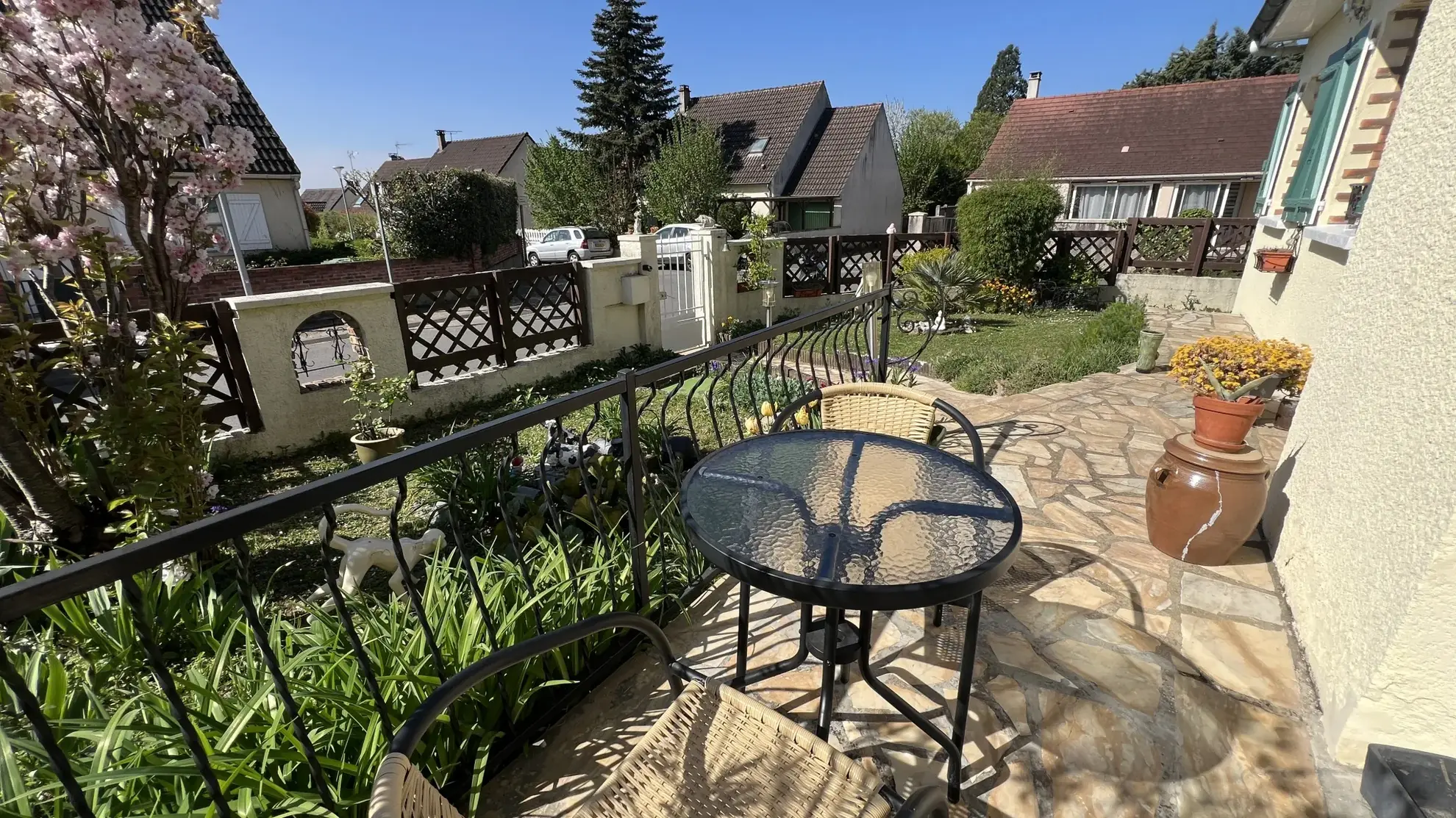 Vente maison familiale de plain-pied à La Ferté Alais, 5 chambres et terrain clos 