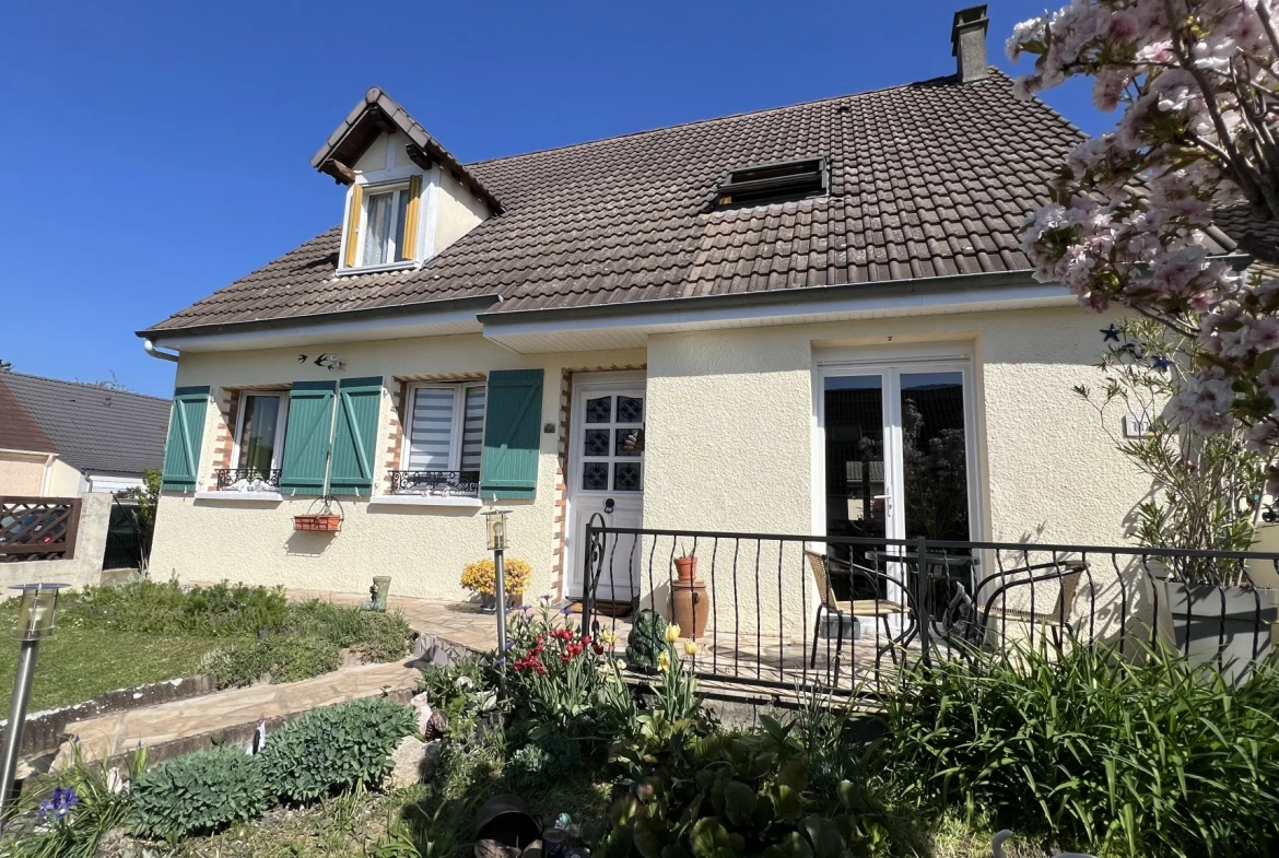 Vente maison familiale de plain-pied à La Ferté Alais, 5 chambres et terrain clos 