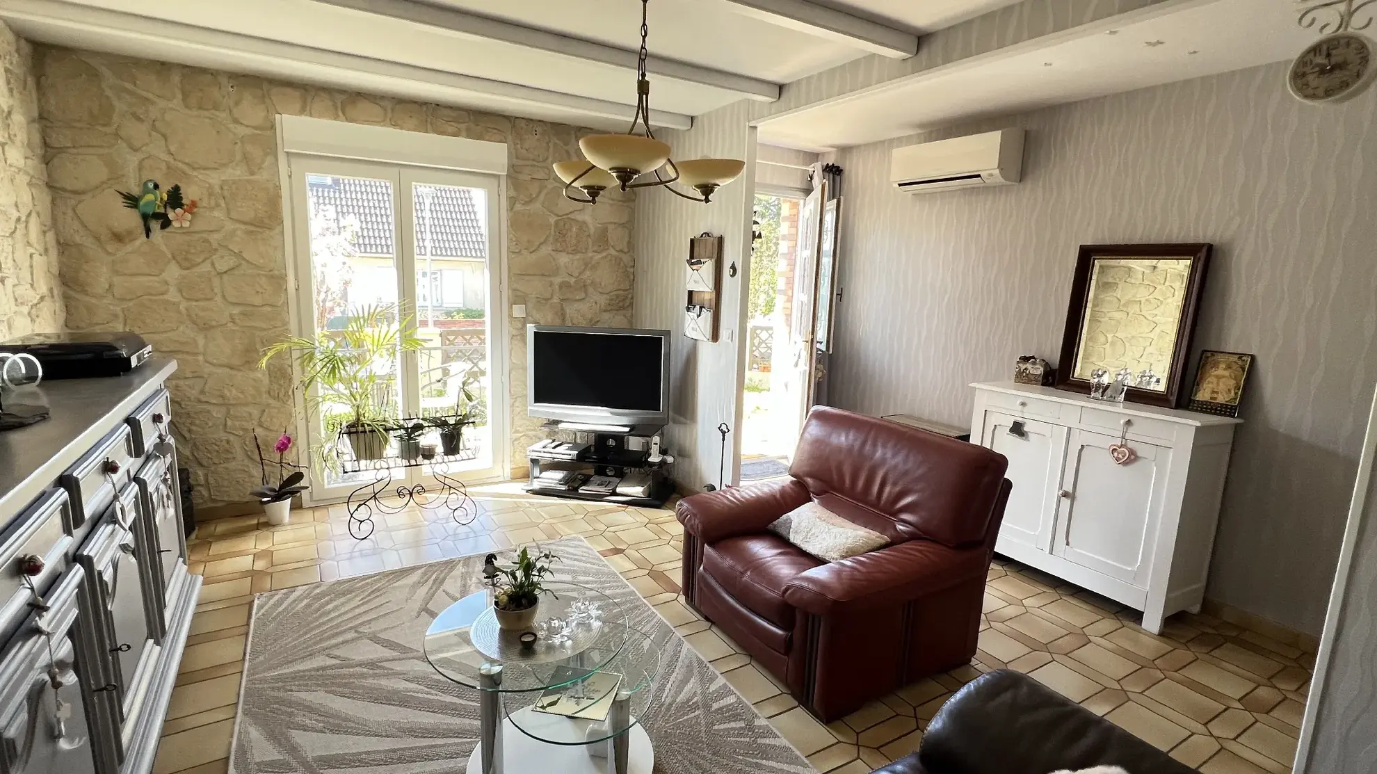 Vente maison familiale de plain-pied à La Ferté Alais, 5 chambres et terrain clos 