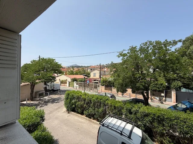 Appartement T3 à vendre à La Garde avec balcon et parking privé 