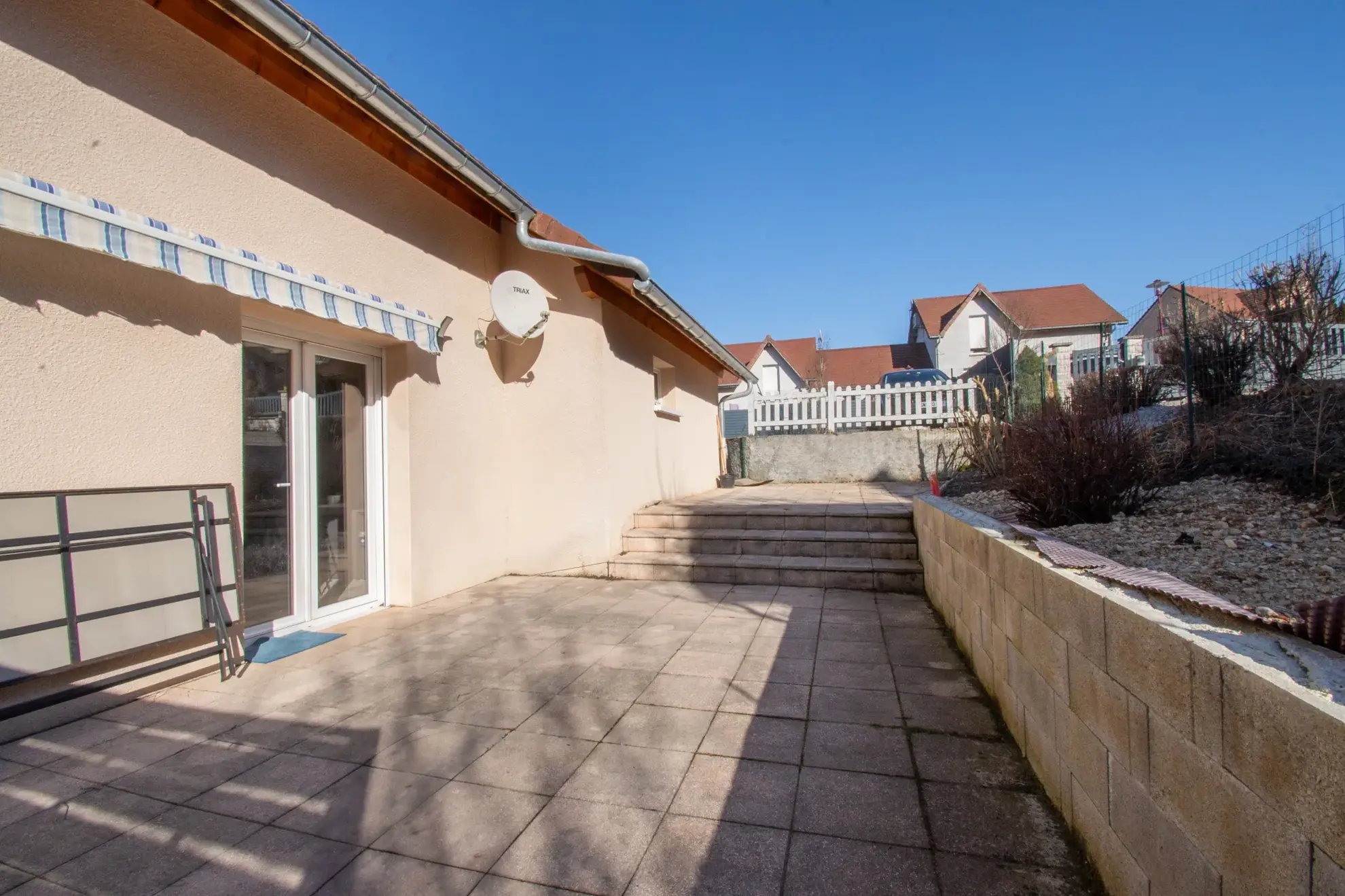 Maison récente avec 2 chambres, terrasse et garage près de Pontarlier 