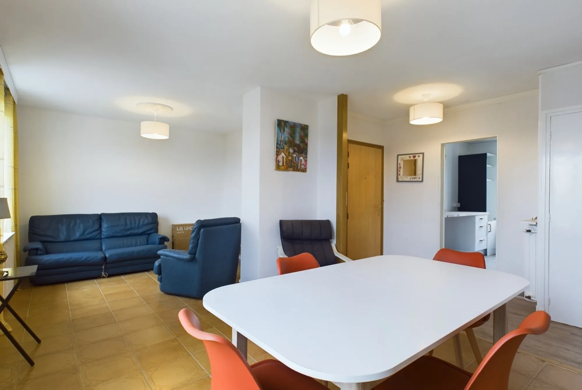 Appartement T4 lumineux à Nevers avec parking et balcon 