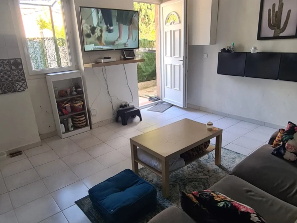 Appartement T2 avec balcon à Coudoux - Idéalement situé au cœur du village