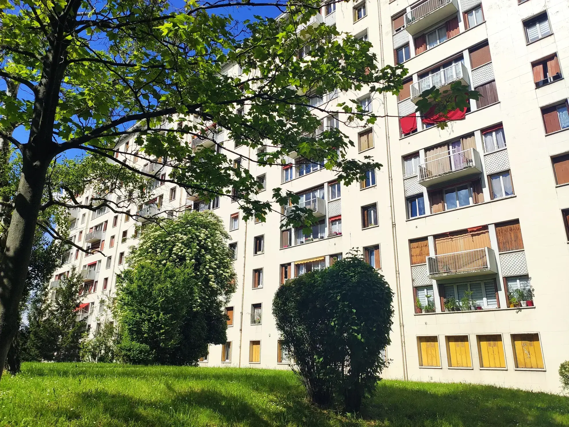 Appartement F4 de 64 m2 à vendre à Vitry-sur-Seine avec parking et vue dégagée 