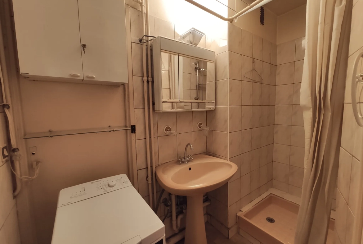 Appartement F4 de 64 m2 à vendre à Vitry-sur-Seine avec parking et vue dégagée 