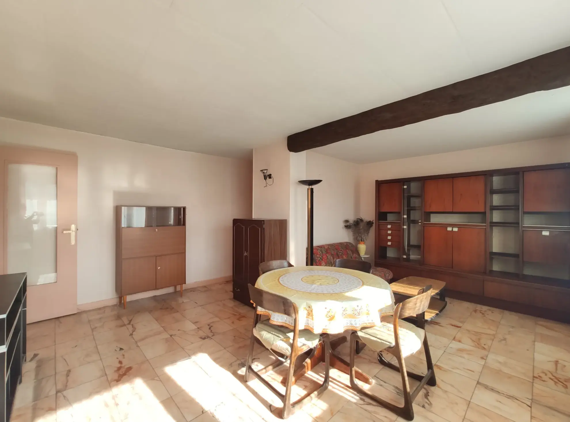 Appartement F4 de 64 m2 à vendre à Vitry-sur-Seine avec parking et vue dégagée 