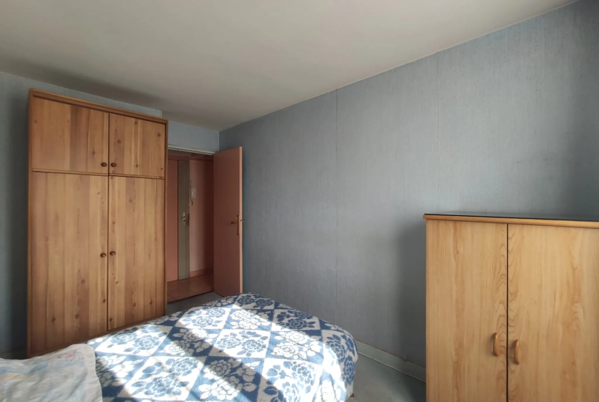 Appartement F4 de 64 m2 à vendre à Vitry-sur-Seine avec parking et vue dégagée 