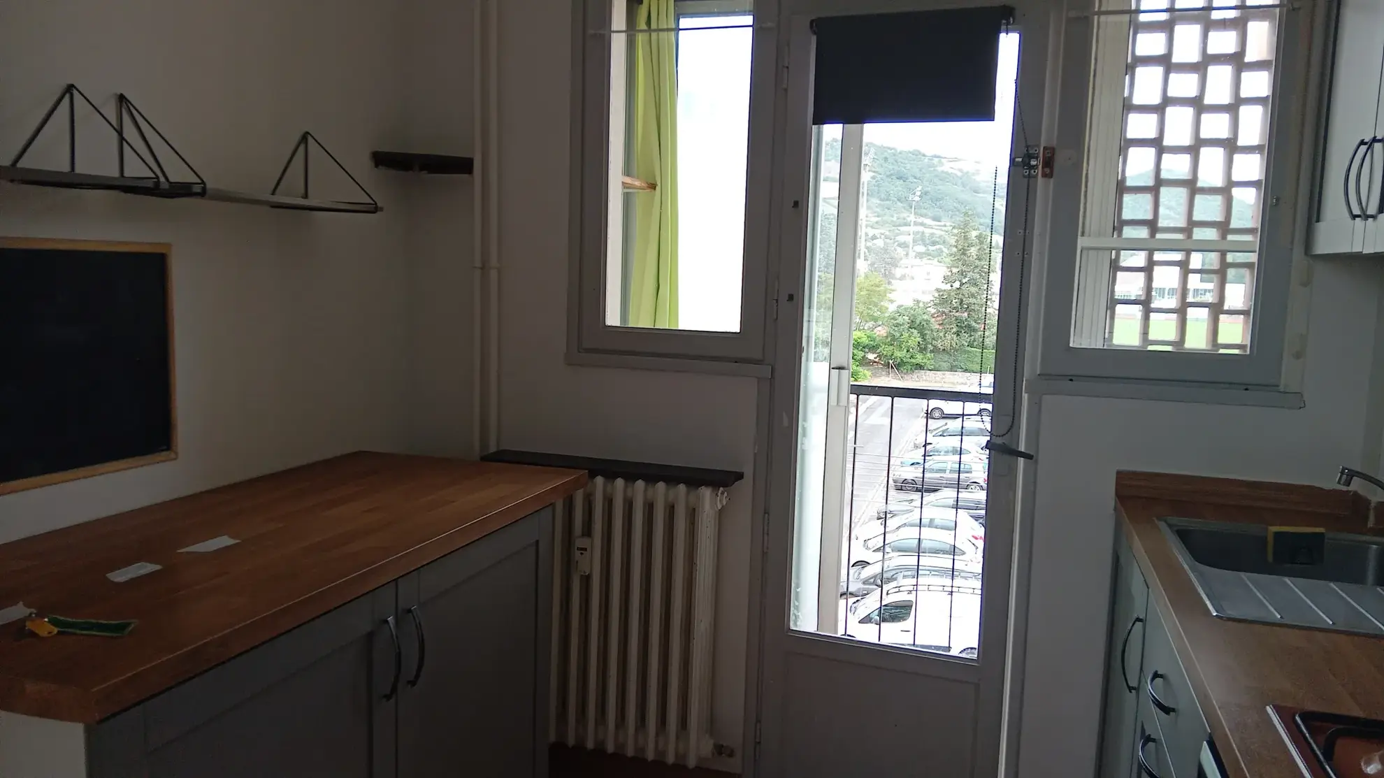 Appartement T3 à Millau avec cave, proche commodités et travaux à prévoir 