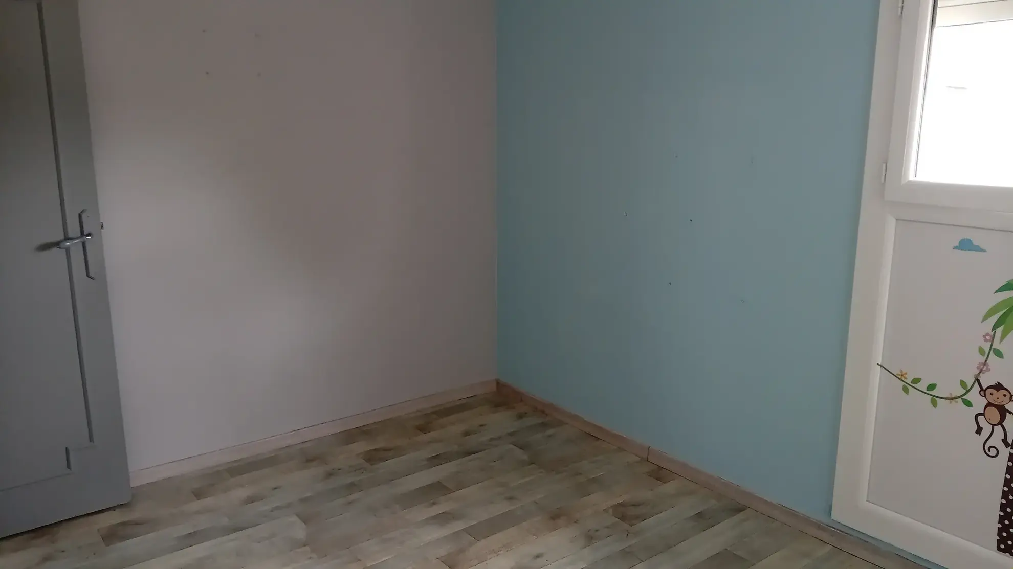 Appartement T3 à Millau avec cave, proche commodités et travaux à prévoir 