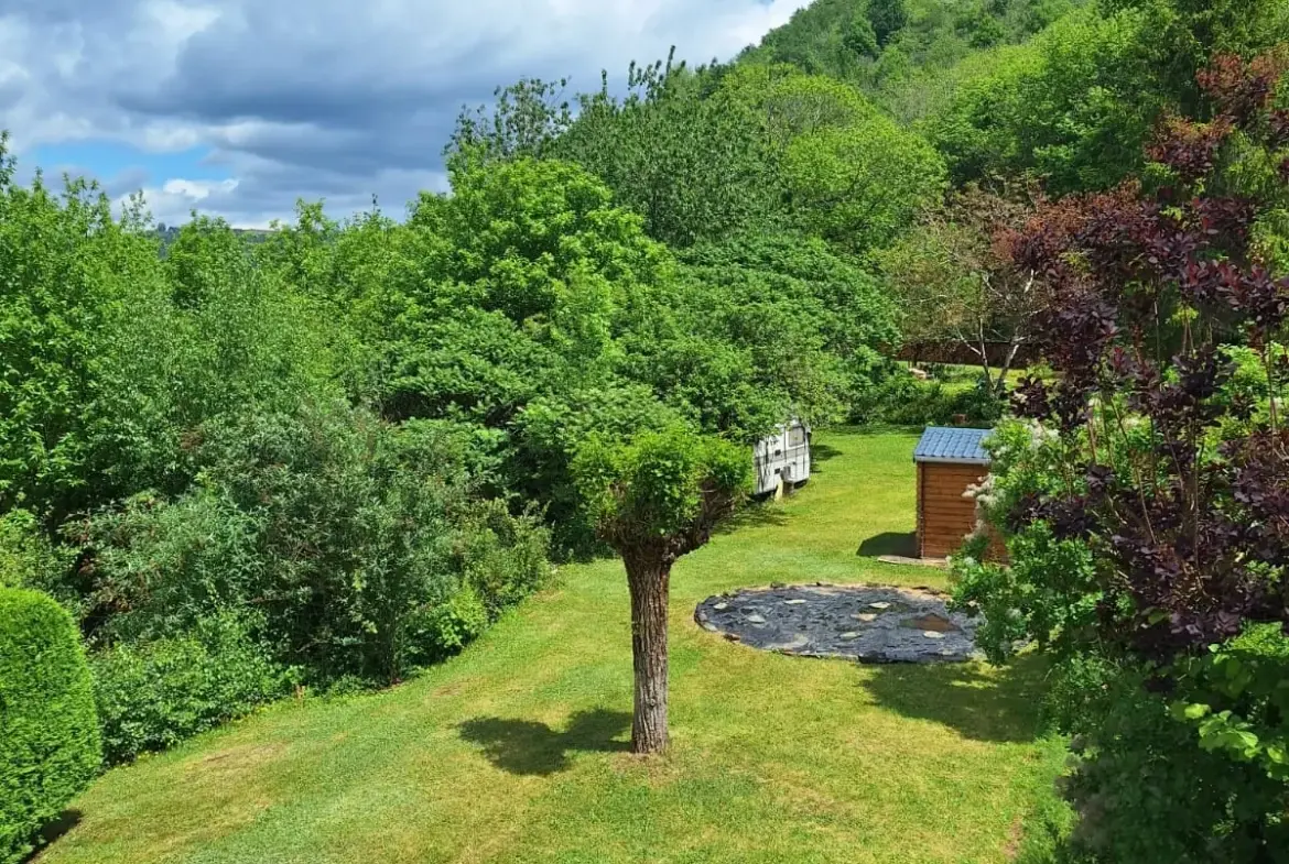 Maison d'été avec vue sur la vallée du Lot à Conques-en-Rouergue 