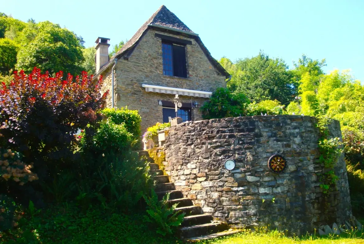 Maison d'été avec vue sur la vallée du Lot à Conques-en-Rouergue 
