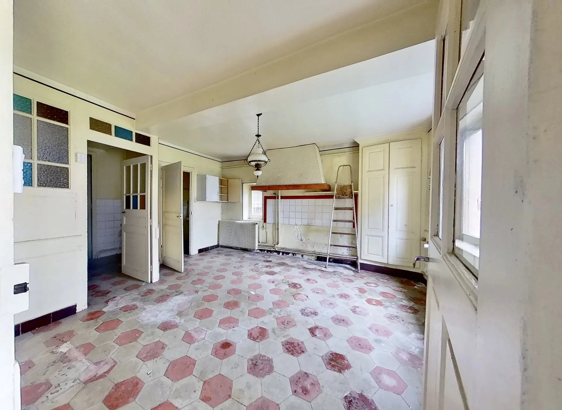 Maison à rénover de 155 m² avec grand terrain à Ternay (69) 