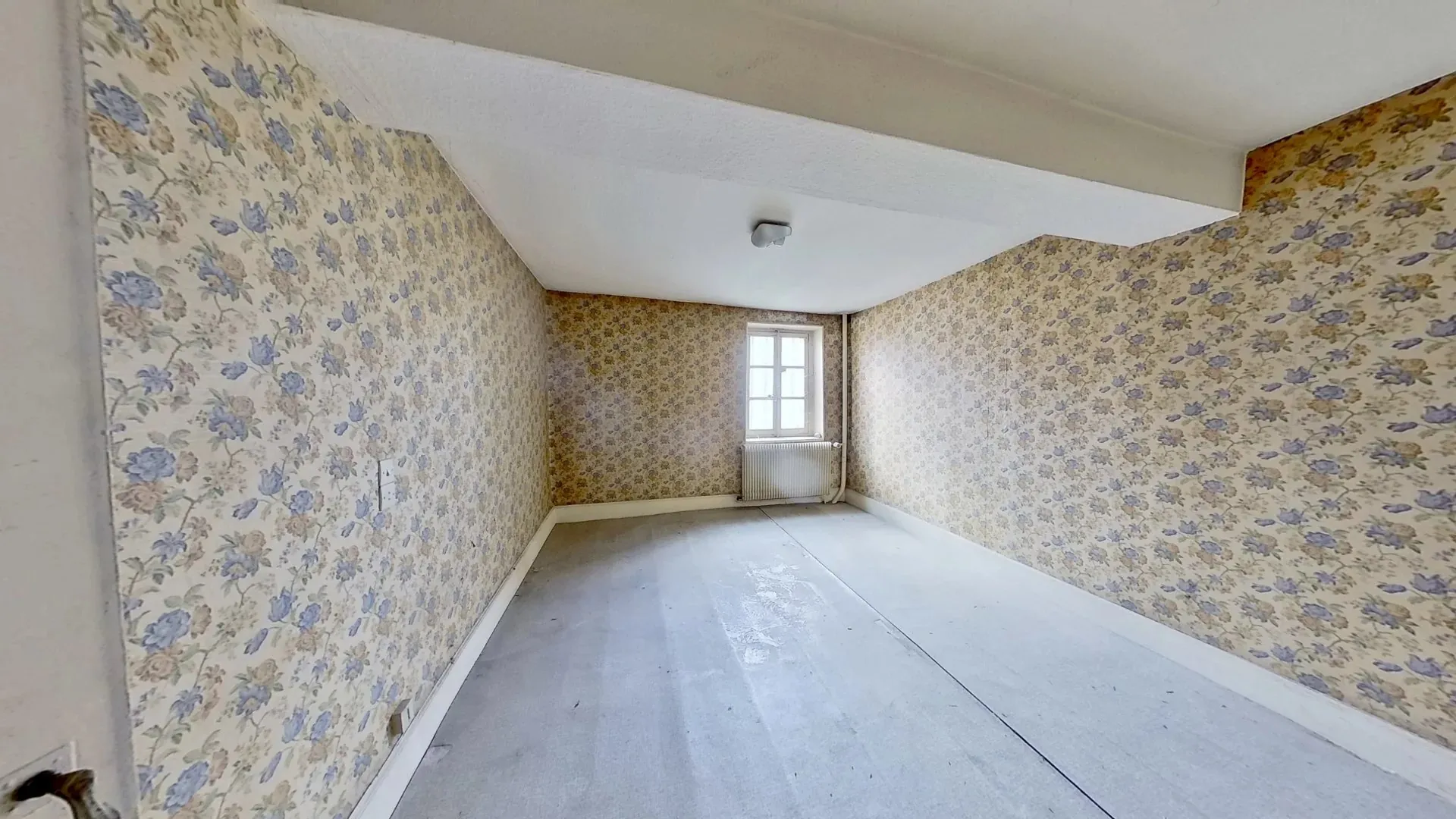 Maison à rénover de 155 m² avec grand terrain à Ternay (69) 