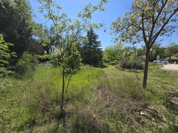 Terrain constructible de 717 m² à Prades le Léz - Opportunité à saisir