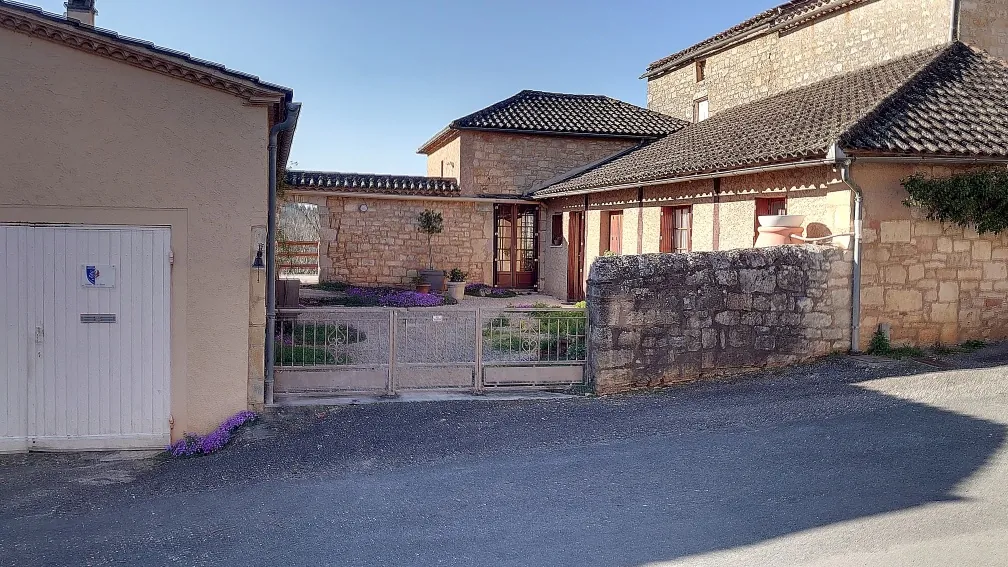Maison de bastide avec gîte et jardin à Montcabrier (46700) 