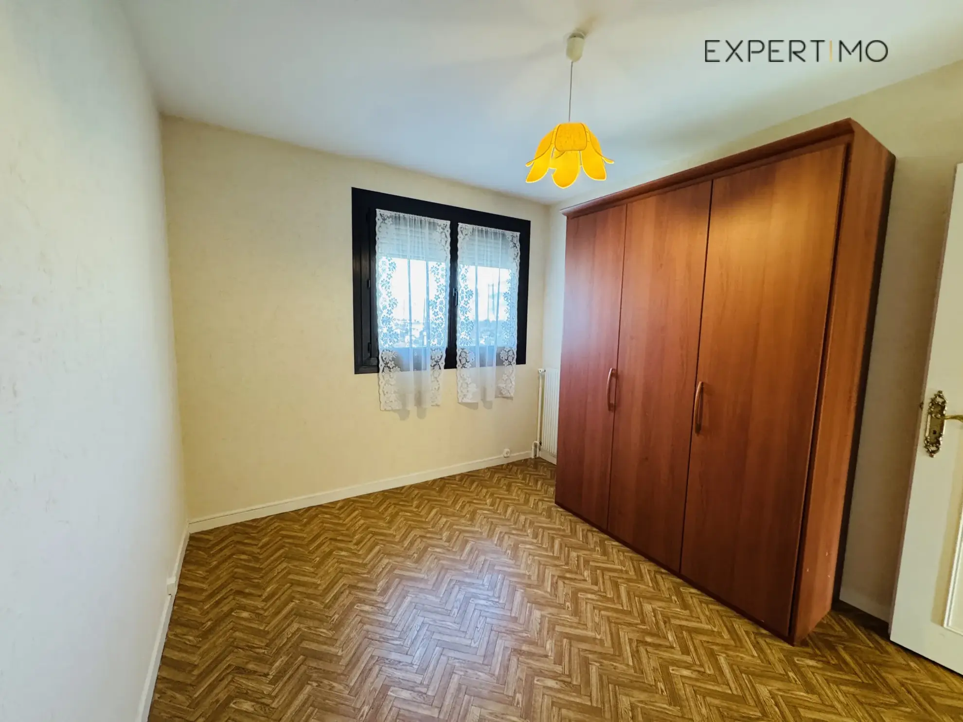 Appartement T4 de 97 m² avec balcon à Sassenage, résidence sécurisée 