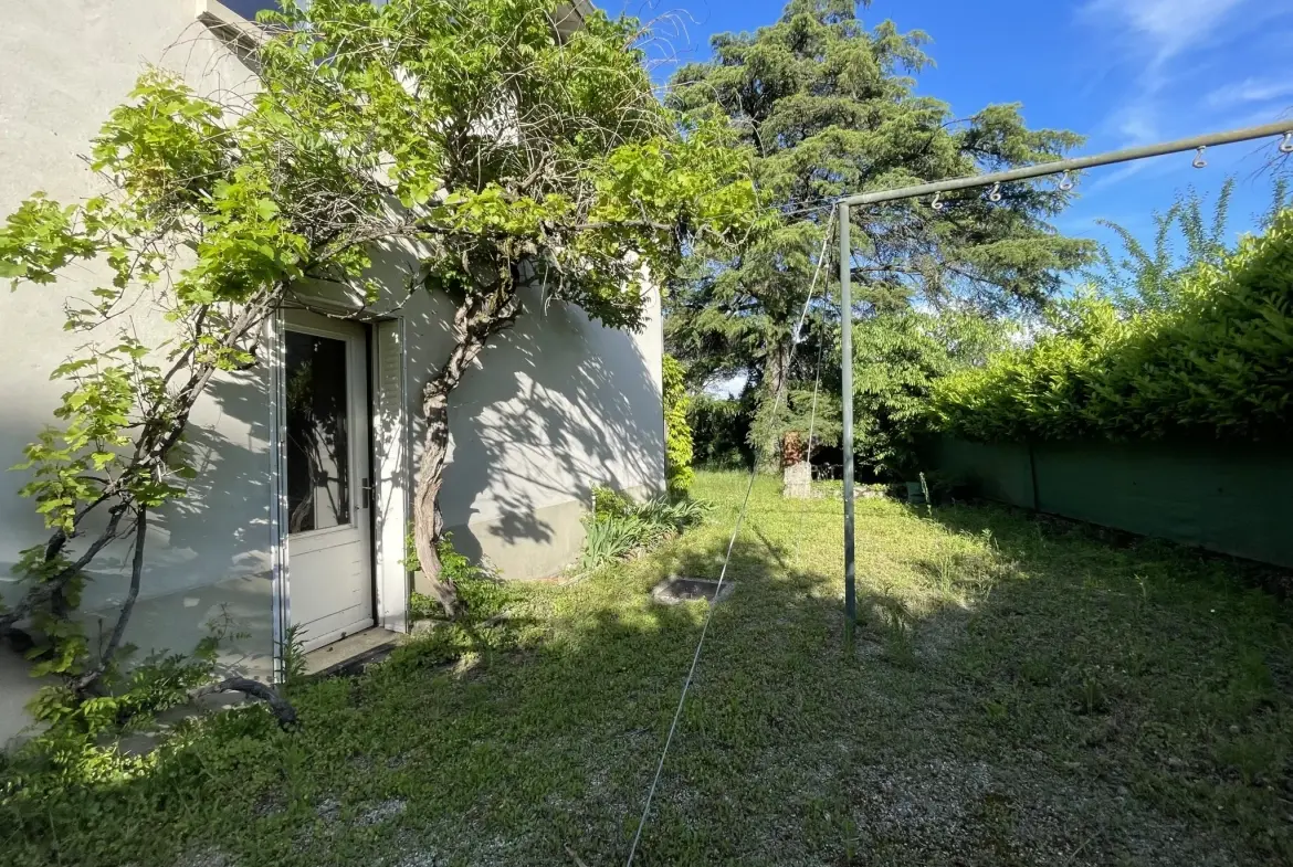 À vendre maison familiale à Romans-sur-Isère avec jardin de 934 m² et vue sur le Vercors 