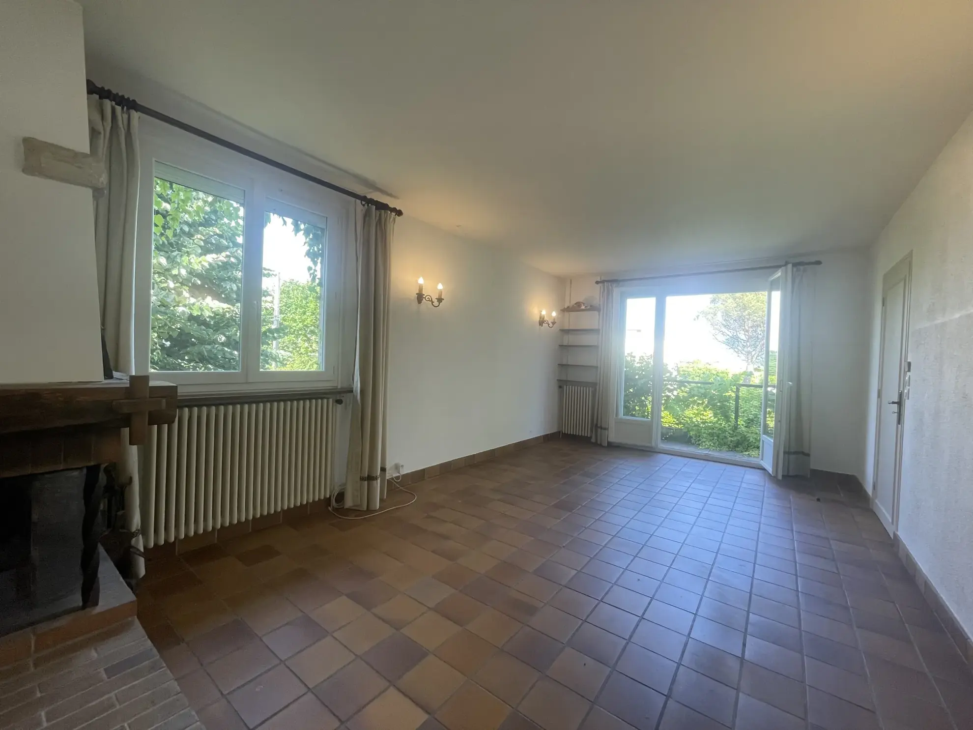 À vendre maison familiale à Romans-sur-Isère avec jardin de 934 m² et vue sur le Vercors 