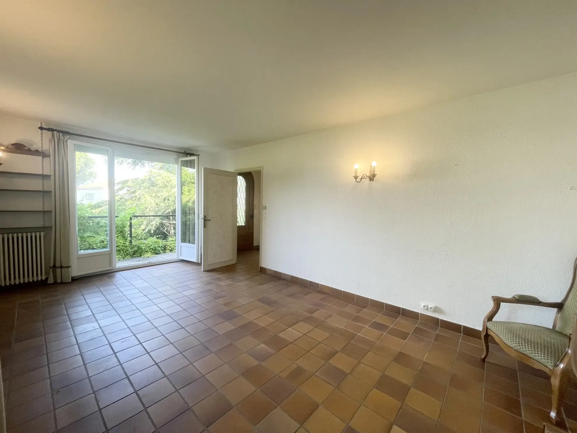 À vendre maison familiale à Romans-sur-Isère avec jardin de 934 m² et vue sur le Vercors 