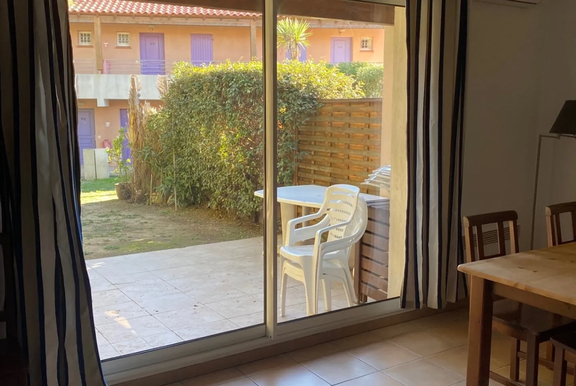 Investissement locatif à Carro : pavillon T4 en bail commercial avec piscine et parking 