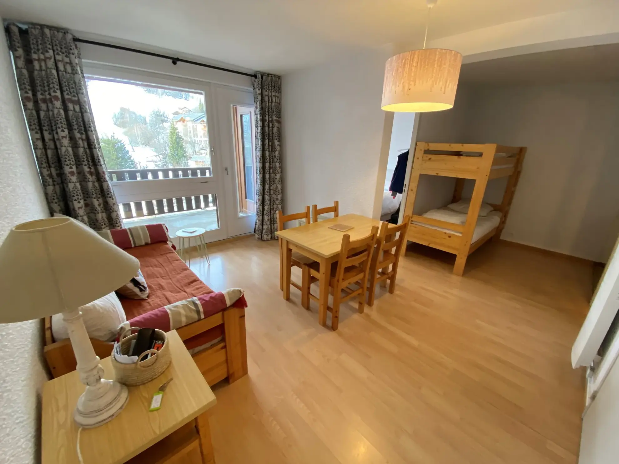 Appartement 1 pièce à Saint Sorlin d'Arves - Centre station, vue ouest 